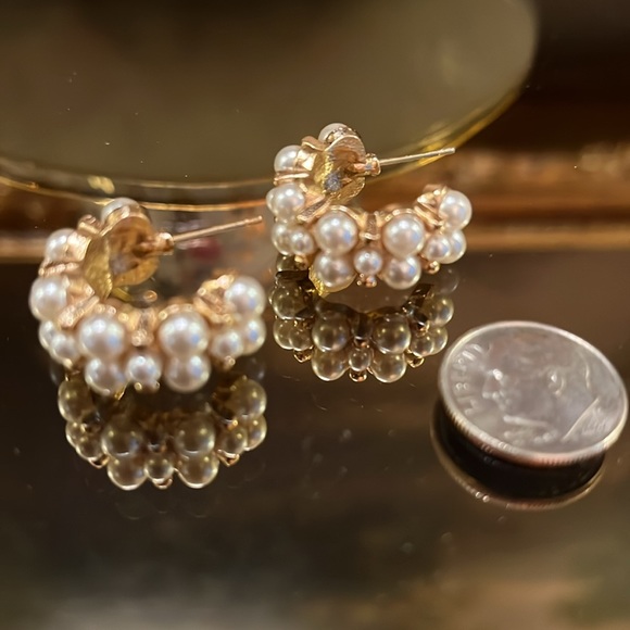 *LAST ONE* Chunky Pearl Half Hoop Post Earrings - Picture 4 of 6